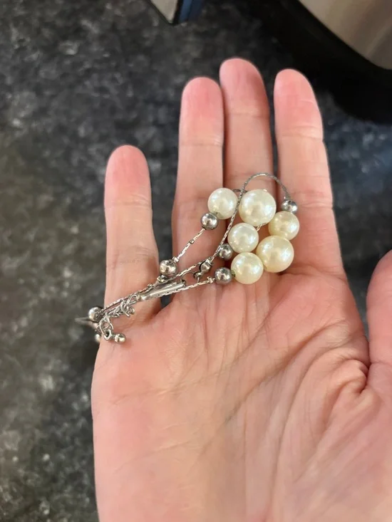 4/8$🥒Pearl Bead Station Necklace - White - Picture 2 of 2